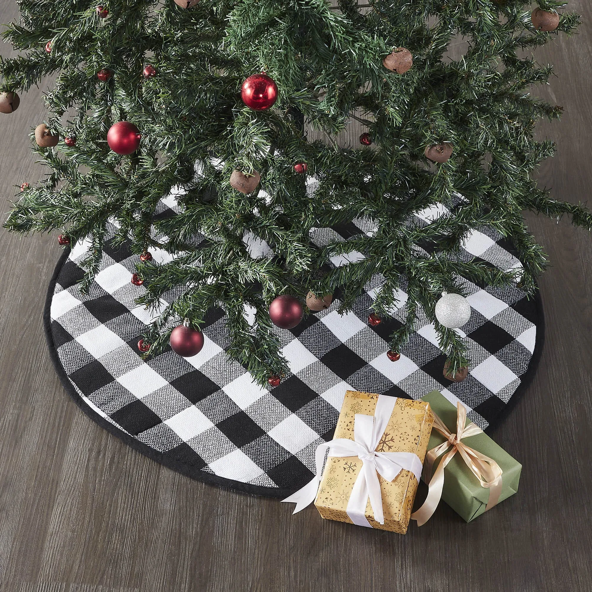 Annie Black Buffalo Check Tree Skirt 36"
