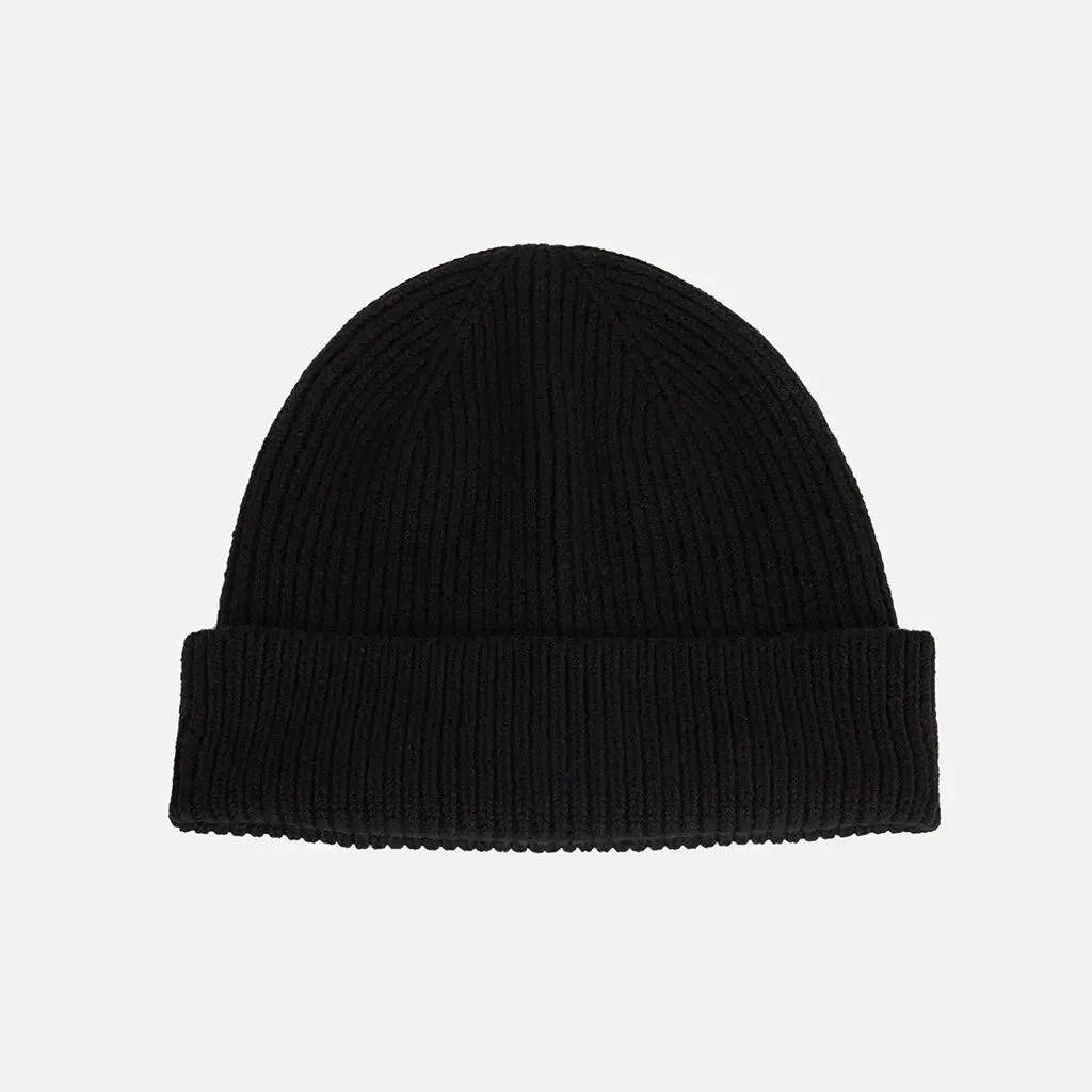 BLACK SHORT BEANIE