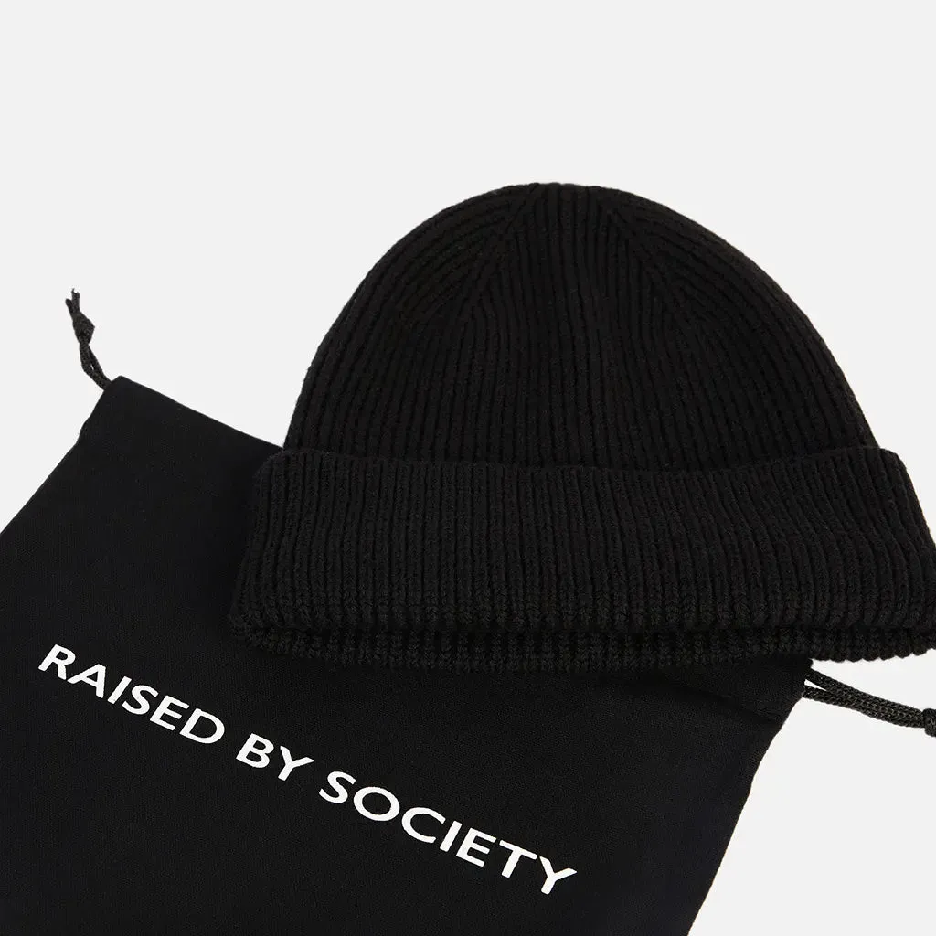 BLACK SHORT BEANIE