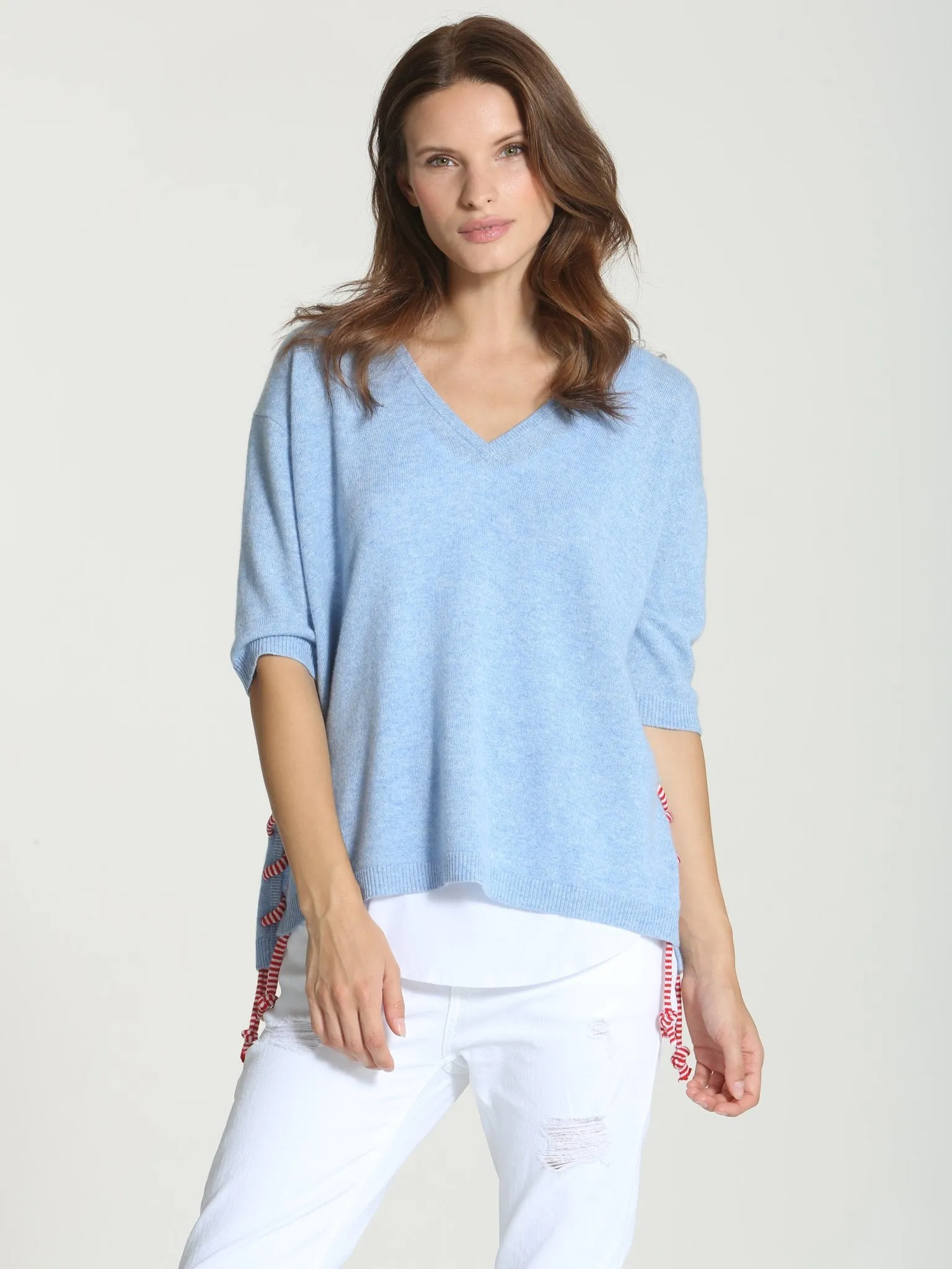 Luxe Boathouse Vee - Bluebelle
