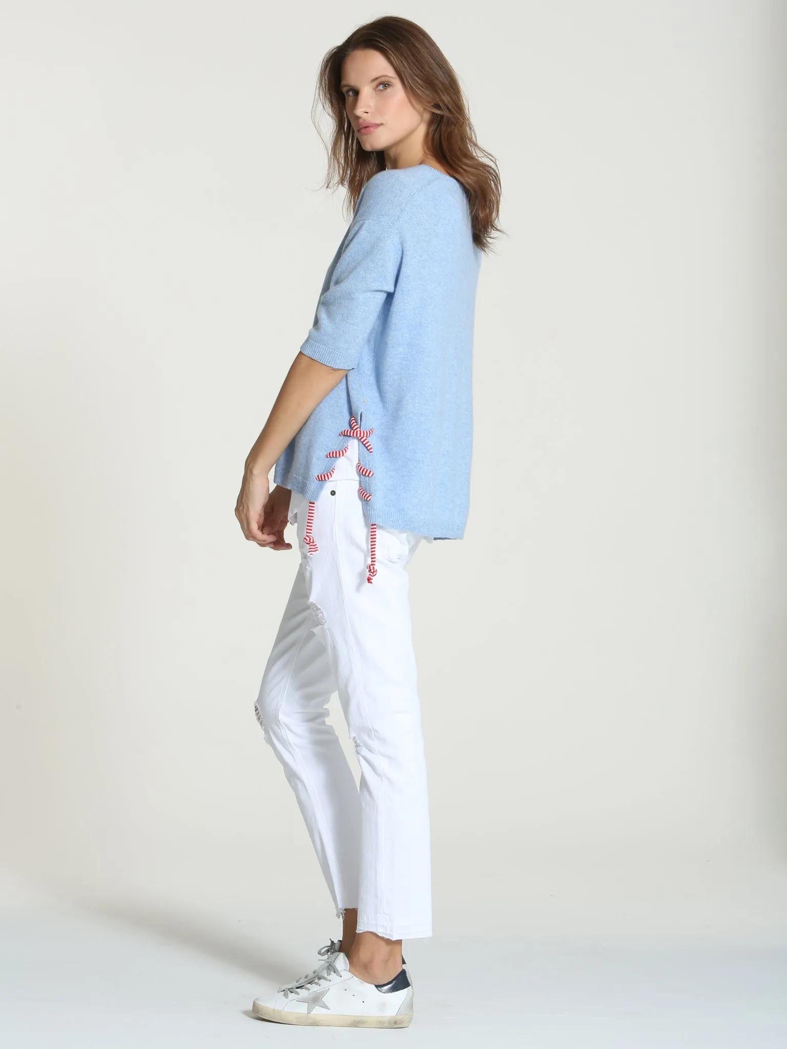 Luxe Boathouse Vee - Bluebelle