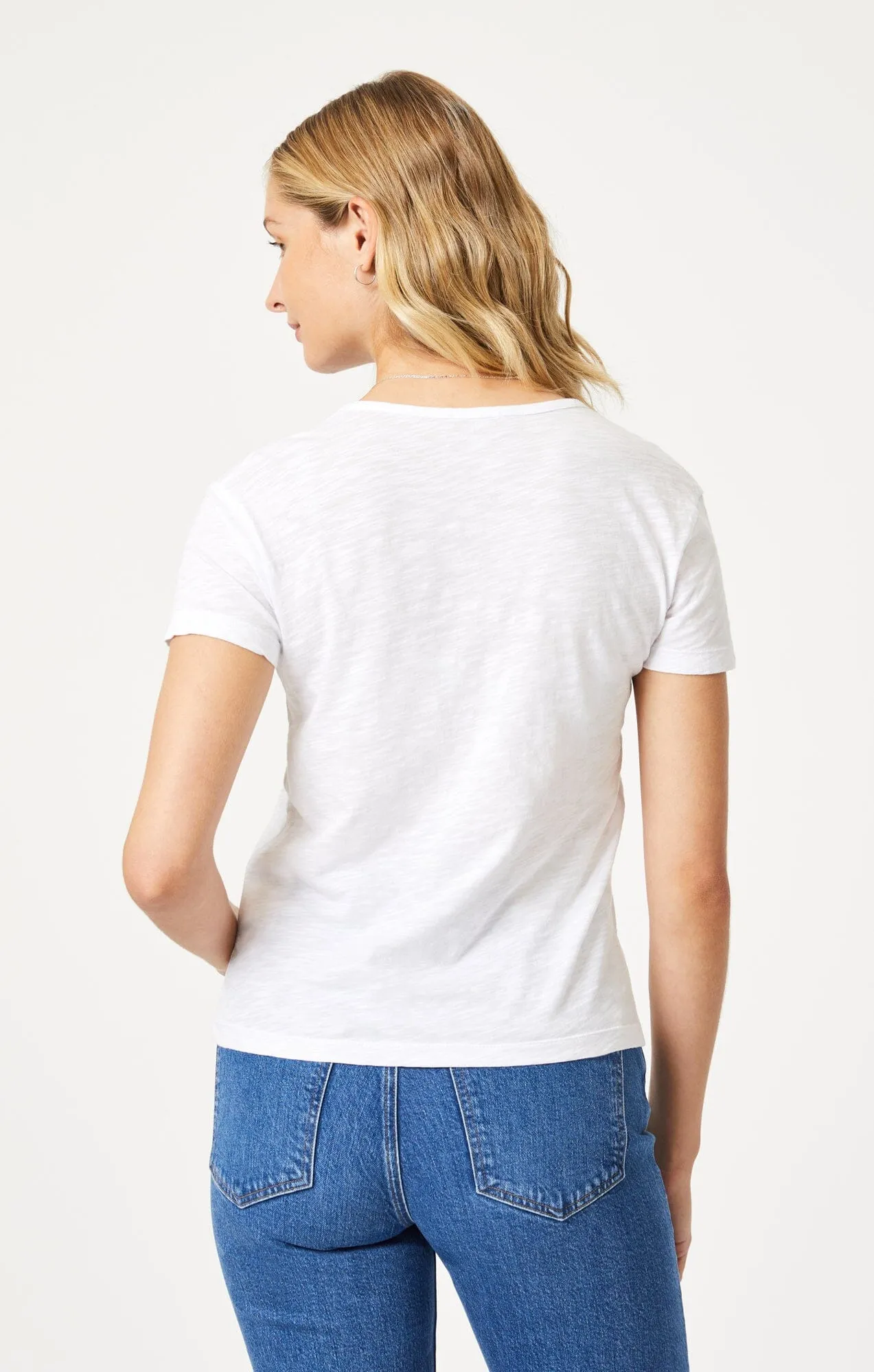 V-NECK T-SHIRT IN WHITE